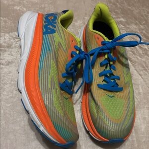 Hoka Clifton 9 Size 5.5 MD Youth Evening Primrose